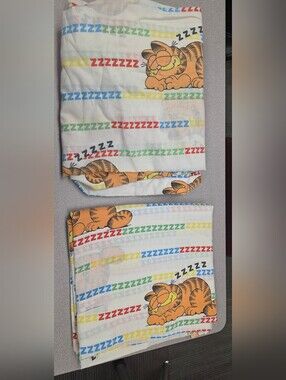 Vintage Garfield 1978 Full Size Comforter And Sheet Set.